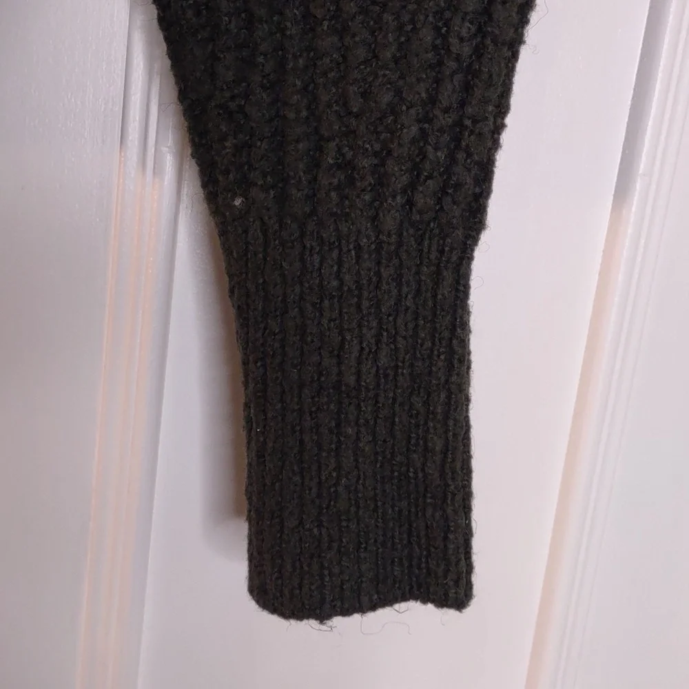 Misses XS hunter green cable knit sweater with Crew neck - Picture 4 of 6